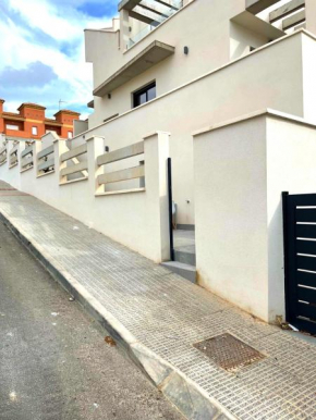 New built corner lower ground floor apartment